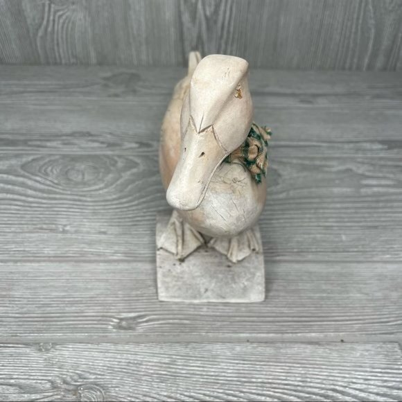 White washed wooden carved duck figurine decoration - Picture 3 of 8